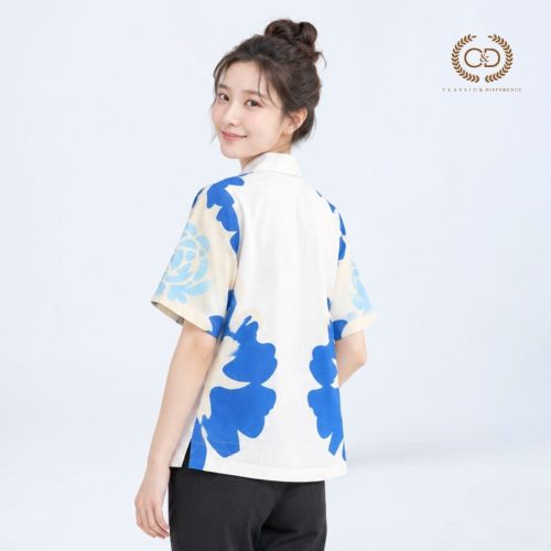 เสื้อเชิ้ตแขนสั้นผู้หญิง มุมเฉียง ผ่าข้างชายเสื้อ สีฟ้าขาว C&D