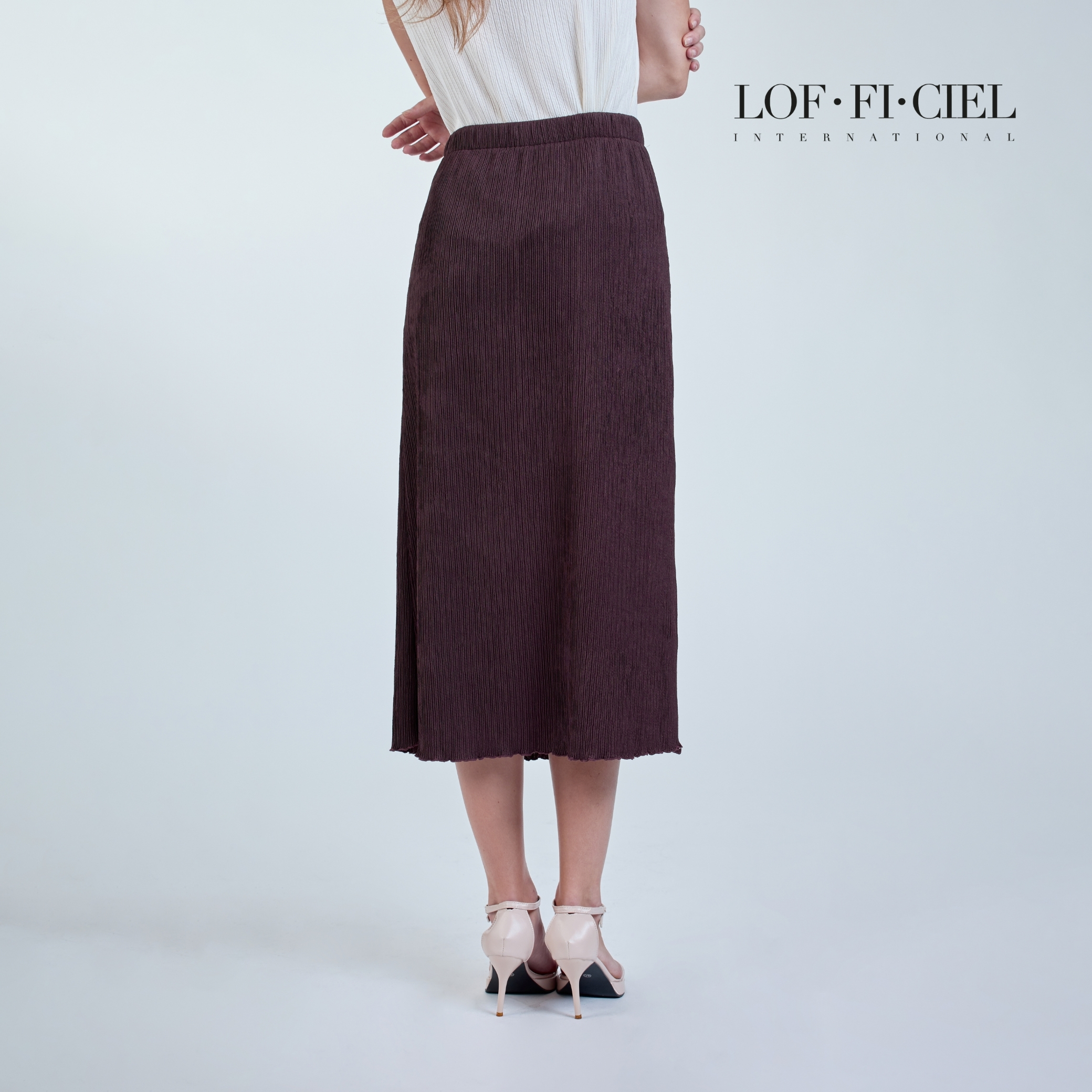 FD27DW (3) กระโปรงพลีท ทรงตรง สีน้ำตาล ด้านหลัง ขอบเอวยางยืด LOF-FI-CIEL