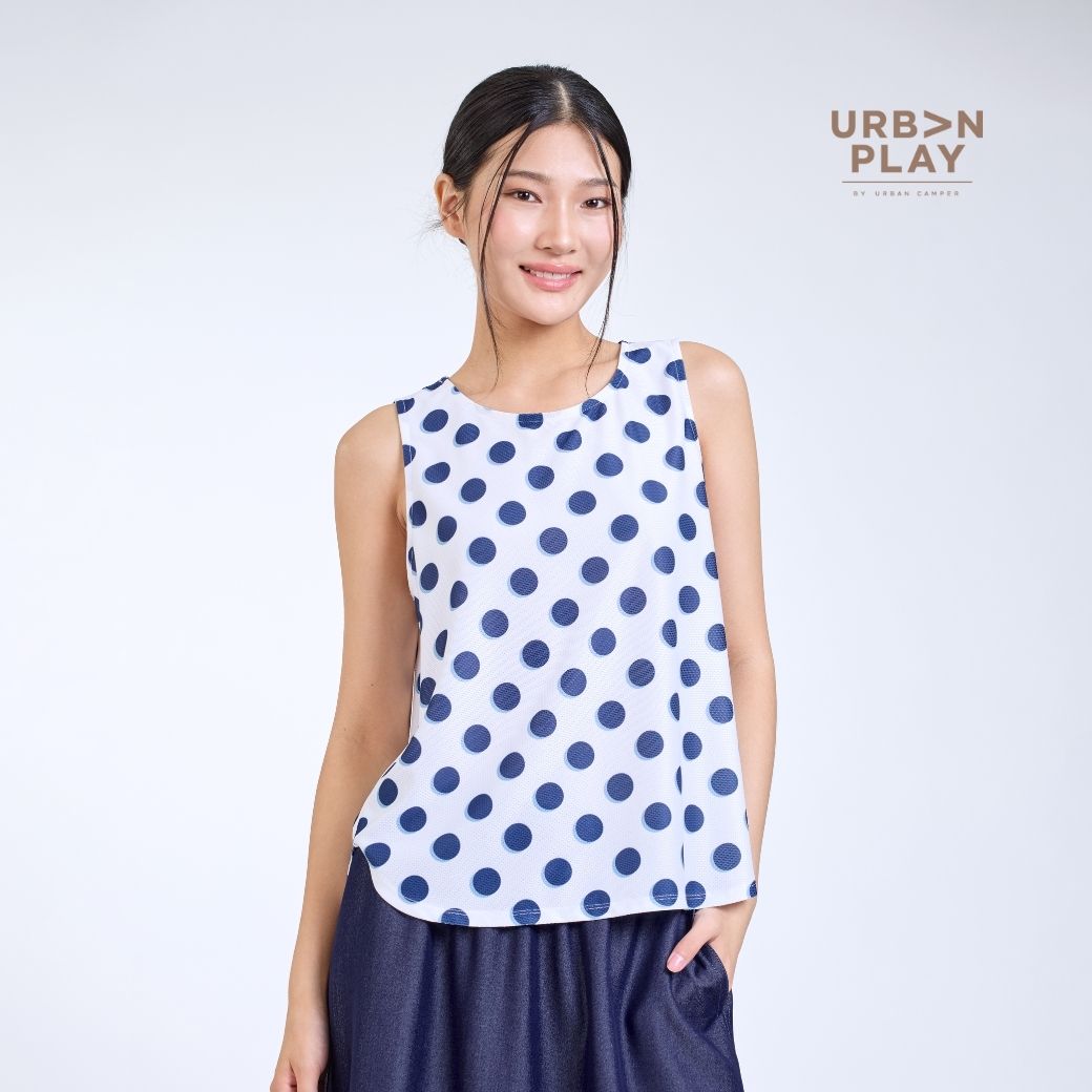 ND1MWH (2) เสื้อคอกลมผู้หญิง แขนกุด ผ้าตาข่าย ลายจุดกรมท่า สีขาว URBAN PLAY